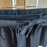 Terranova дамски черни къси панталони с колан в размер М, снимка 3 - Къси панталони и бермуди - 37173693