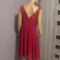 Елегантна червена рокля с дантела, размер L, снимка 2 - Рокли - 44501212