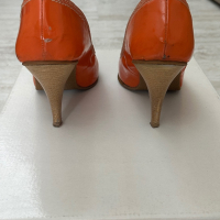 Оранжеви лачени обувки, снимка 3 - Дамски ежедневни обувки - 44583948