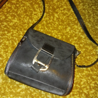 Дамска малка черна чанта, снимка 2 - Чанти - 44737431
