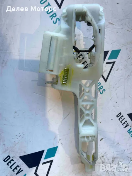 82655Q0000 предна лява основа на дръжка, държач на дръжка от Hyundai I20 1. 0T, 101 ph, снимка 1