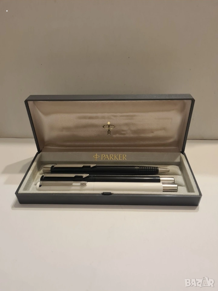 Предлагаме за продажба този елегантен комплект Parker Vector Standard, снимка 1