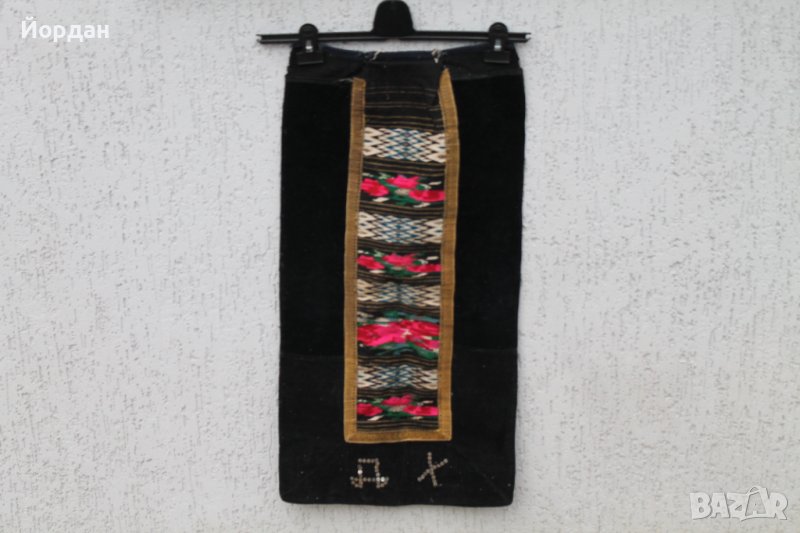 Престилка бродирана със сърма , снимка 1