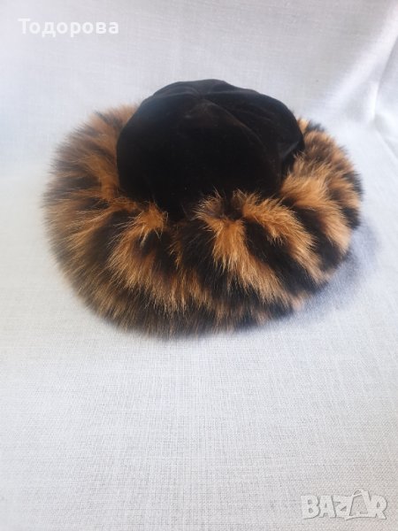 Стилен дамски калпак от естествена кожа на екзотично животно, снимка 1