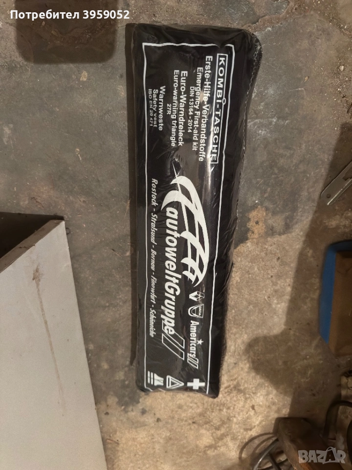 Неотворена оригинална аптечка Renault рено, снимка 1