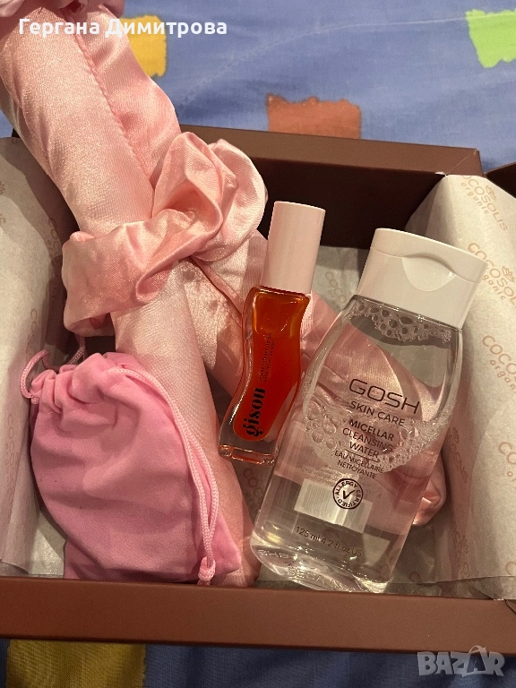 Лот с козметика + 2 подаръка изненада , снимка 1