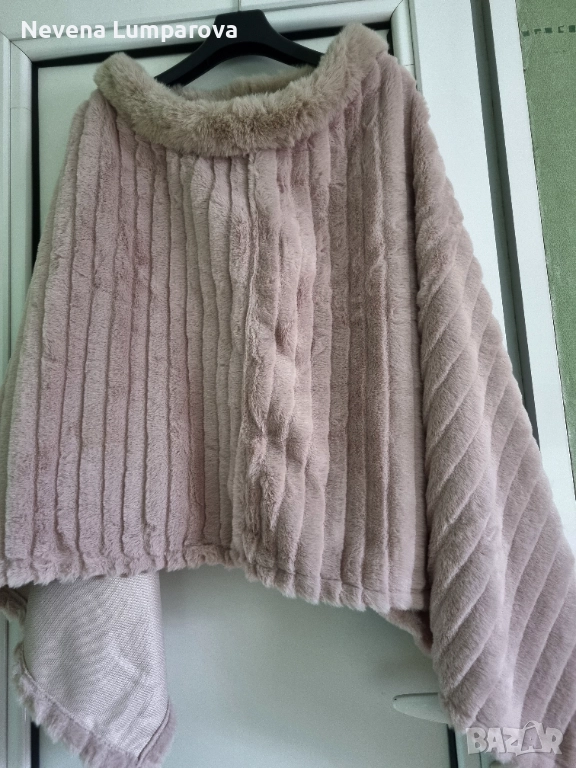 Дамско бежово пончо , снимка 1