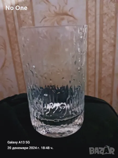 Продавам стъклена чаша с матови шарки   , снимка 1