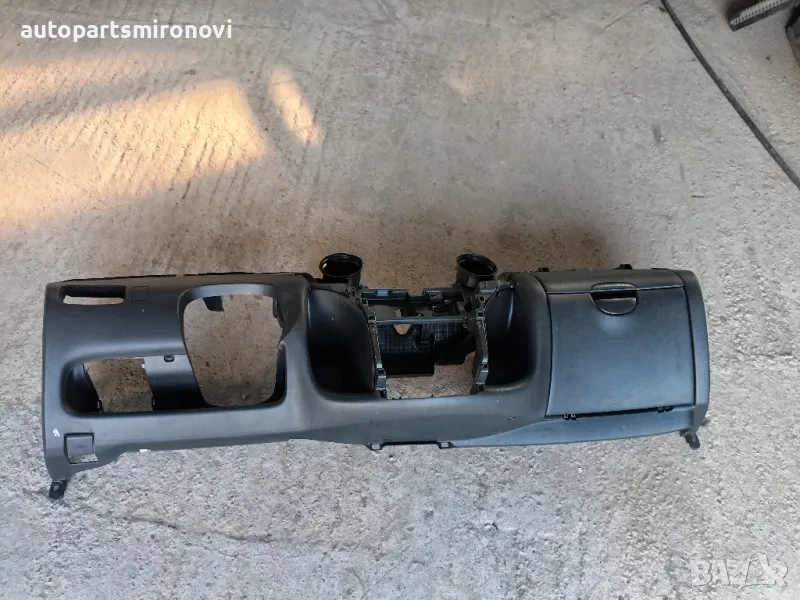 Арматурно табло Ярис 2005г, снимка 1