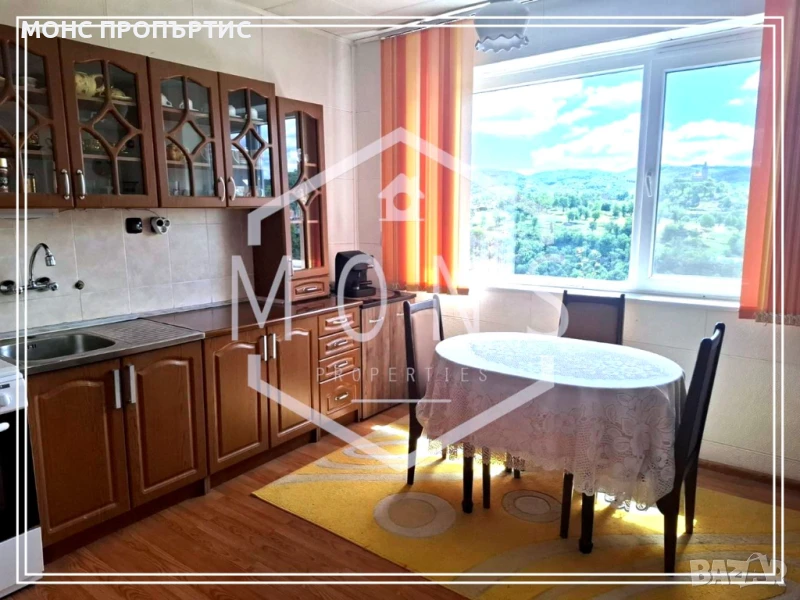 Двуетажна къща в Старата част на гр. Велико Търново, с панорамна гледка към крепостта Царевец, снимка 1