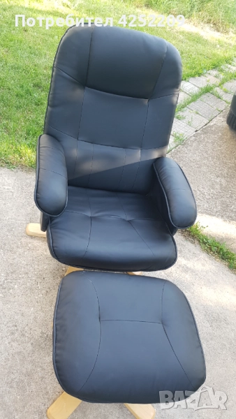 Продавам стол и табуретка за крака и други, снимка 1