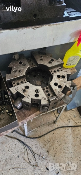 въртяща глава от цнц cnc струг с 12 инструмента , снимка 1