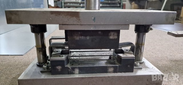 матрица за обтегачи и конзоли 5 и 6 инча за безшевни улуци