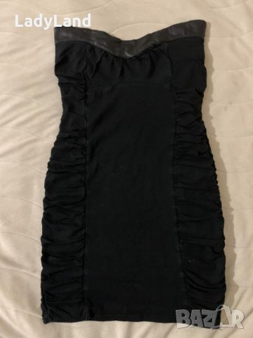 Малка черна рокля gina tricot, снимка 1 - Рокли - 31171345