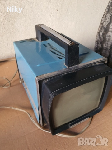 Съветски телевизор Електроника ВЛ 100, снимка 8 - Антикварни и старинни предмети - 52412660