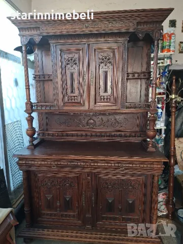 Антикварен дървен бюфет 