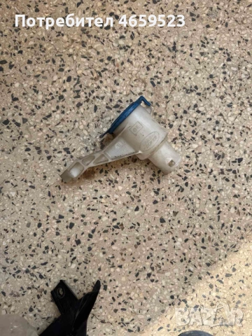 Капачка+горна част на казанчето течност чистачките Range Rover Evoque само за 30лв. Fk72-17C615-AA