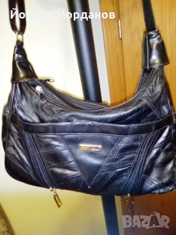 Продавам дамска маркова чанта  и дамски ръкавици от естествена кожа, снимка 2 - Чанти - 53315718