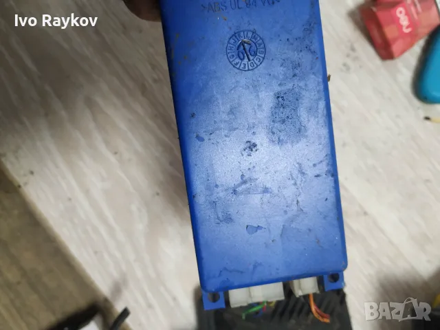 Bluetooth handsfree система за кола Parrot CK3100, снимка 2 - Части - 47959471