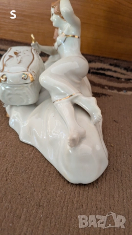 Порцеланова фигура , снимка 4 - Статуетки - 52817206