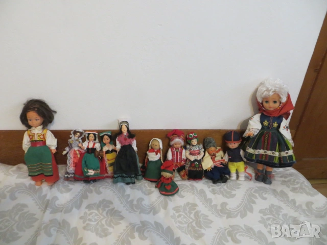 Кукли в национално облекло