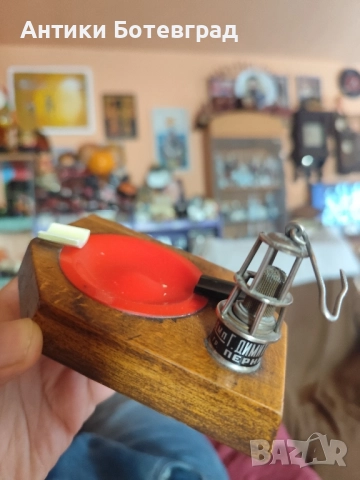 Пепелник и миньорска лампа сувенир Перник Георги Димитров , снимка 2 - Антикварни и старинни предмети - 51661772