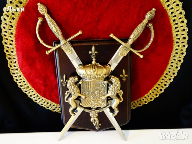 Пано за стена герб с корона,лъв,меч., снимка 2 - Пана - 38493345