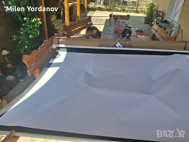 Продава се прожекционен електрически екран с дистанционно управление, снимка 5 - Работни компютри - 55898701