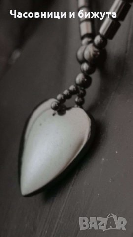 Колие с мъниста и сърце от желязна руда, снимка 2 - Колиета, медальони, синджири - 42029021