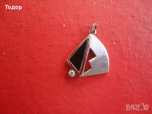 Сребърна висулка медальон с камък 925, снимка 2 - Колиета, медальони, синджири - 44762288