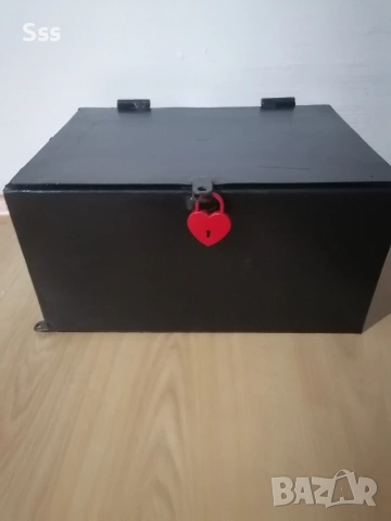 Метална каса със кожена седалка , снимка 5 - Други стоки за дома - 53300141