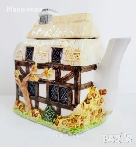 Ръчно рисуван фин керамичен чайник Annie Row, „The Village Autumn Cottage“ ., снимка 4 - Колекции - 50090222