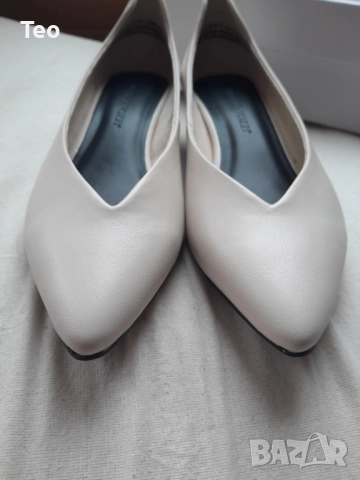 Бели обувки Marco Tozzi, немски, размер 37, кожени, с малък ток, елегантни, снимка 4 - Дамски ежедневни обувки - 52898342