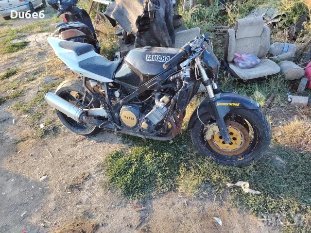 Yamaha FZ 750 R
