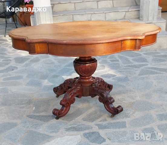 Антична Френска маса