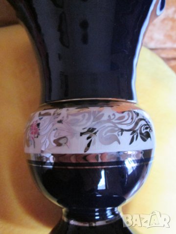 Стара порцеланова ваза ,кобалтов син цвят, позлата, снимка 6 - Вази - 34220539