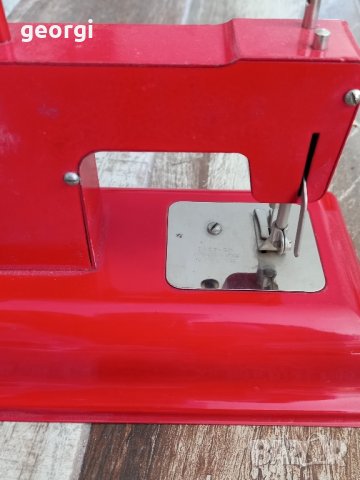 немска ламаринена играчка шевна машина Regina   3/4, снимка 3 - Колекции - 42230257