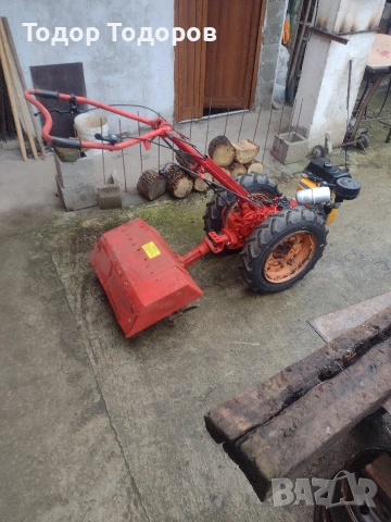 Мотоблок , мотофреза или мотокултиватор акме след основно сервизиране. С фреза.