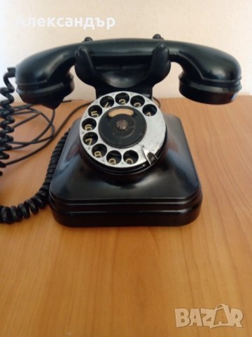 Бакелитов телефон