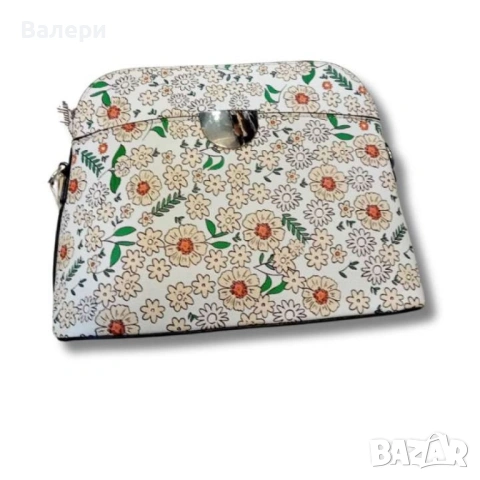 Красива дамска чанта за през рамо на цветя