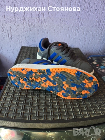 Маратонки Адидас , снимка 2 - Маратонки - 53879410