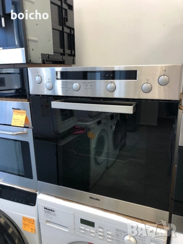 Фурна с керамични котлони Miele H4260E за вграждане