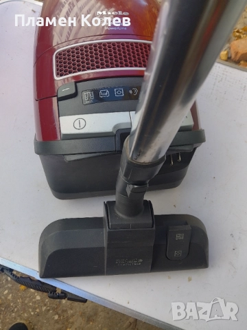 Miele прахосмукачка , снимка 2 - Прахосмукачки - 52263083