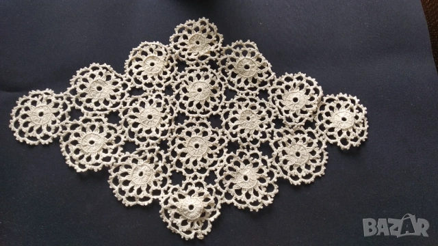 Ръчно плетени карета за маса или секция