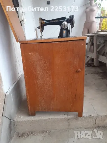 Шевна машина Унион в дървен шкаф, снимка 4 - Други стоки за дома - 47736603