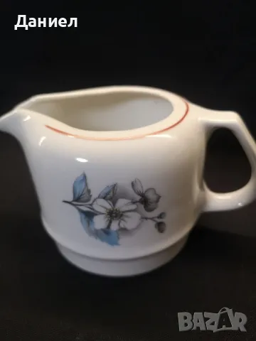 Българска порцеланова латиера , снимка 2 - Антикварни и старинни предмети - 47624762