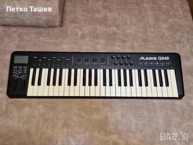 MIDI клавиатура Alesis QX49