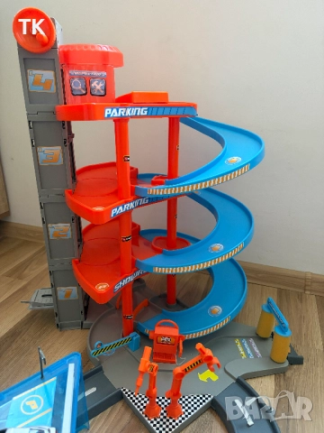 Продавам BBurago Mega Dealer Showroom Комплект за паркиране, снимка 7 - Коли, камиони, мотори, писти - 52921580