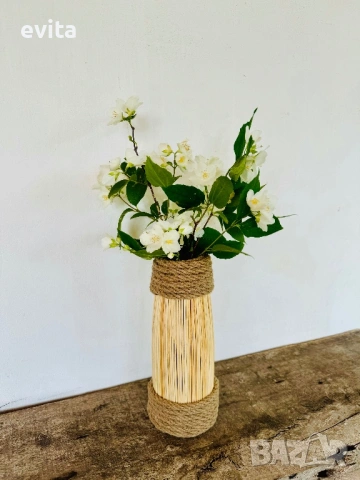 🌿 Колоритни арт вази – стъкло и дърво с характер