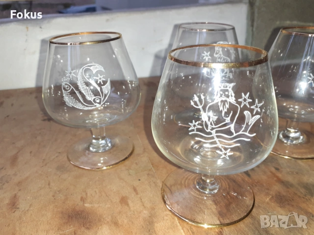 Страхотни малки кристални чашки за ракия гравирани със зодии, снимка 3 - Антикварни и старинни предмети - 54031670